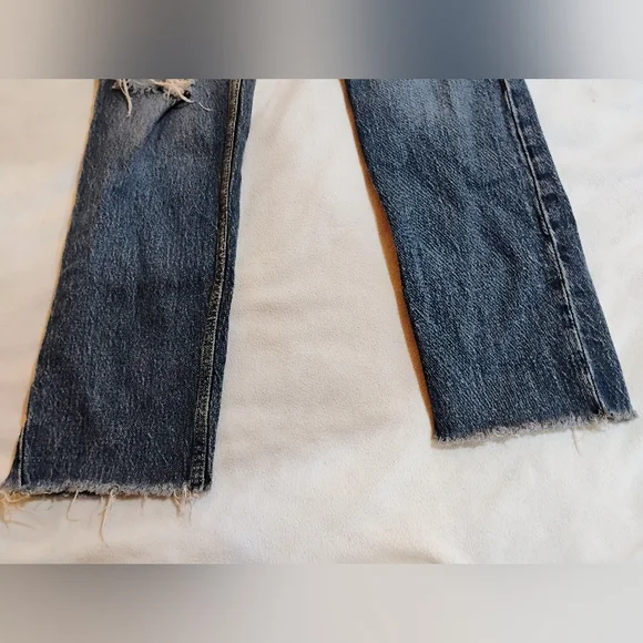 Stylish Distressed Blue Straight Leg Ripped Jeans for Women - Picture 5 of 14